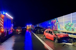 Feuerwehr Iserlohn: FW-MK: Verkehrsunfall mit 5 Verletzten auf der Autobahn