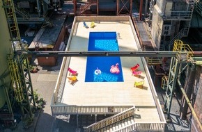 Stiftung Zollverein: Werksschwimmbad auf dem UNESCO-Welterbe Zollverein offiziell er&ouml;ffnet / Kostenfrei Sonnen und Baden auf der Kokerei bis 1. September 2026