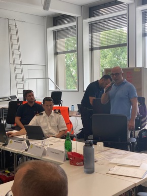 FW-EN: Technische Einsatzleitung des Ennepe-Ruhr-Kreises übt drei Tage in Münster