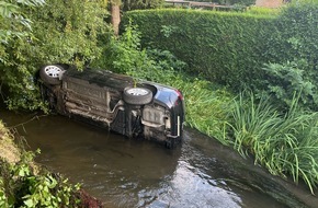 Polizei Rhein-Erft-Kreis: POL-REK: 250715-2: Auto landet nach Alleinunfall in der Erft