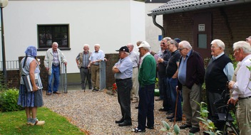 Freiwillige Feuerwehr Bedburg-Hau: FW-KLE: Unterwegs mit Änneke Schenk: Planwagenfahrt der Alters- und Ehrenkameradschaft der Freiwilligen Feuerwehr Bedburg-Hau