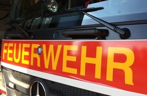 Feuerwehr Dinslaken: FW Dinslaken: Ereignisreicher Tag für die Feuerwehr Dinslaken