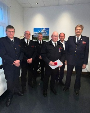 FW Ense: Verabschiedung nach 24 Jahren in der F&uuml;hrung / Enser Wehrf&uuml;hrung jetzt abschlie&szlig;end neu aufgestellt