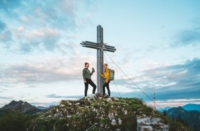Tourismusverband Obertauern: Gipfelglück in Obertauern: Nur der Himmel ist die Grenze