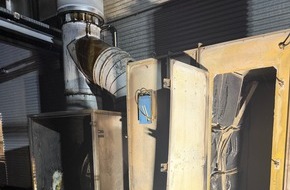 Feuerwehr Remscheid: FW-RS: Maschinenbrand im Gewerbegebiet Remscheid