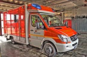 Feuerwehr Mönchengladbach: FW-MG: Bauarbeiter bei Sturz schwer verletzt