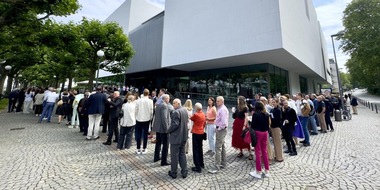 Museum Reinhard Ernst gGmbH: Publikumsmagnet Museum Reinhard Ernst - 20.000 Besucher:innen in vier Wochen