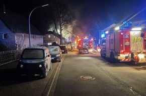 Feuerwehr Dortmund: FW-DO: Brechten - Haus in Vollbrand