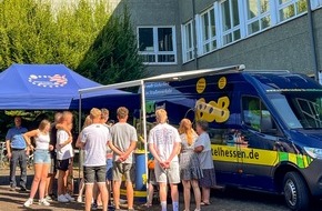 Polizeipräsidium Mittelhessen - Pressestelle Marburg-Biedenkopf: POL-MR: 15 Jahre "Aktion BOB" - Verkehrspräventionsprogramm der Polizei Mittelhessen - Jubiläums-Tour machte Station an der Kaufmännischen Schule in Marburg