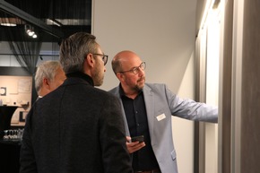 Pressemitteilung: MÖBELVISIONEN 2024 – Der Trendpapst beseelte Bünde