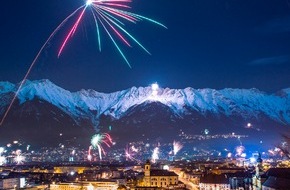 Innsbruck Tourismus: Innsbrucker Bergsilvester: Feurige Berge, tanzende Stadt - BILD