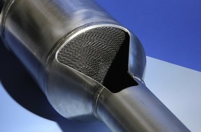 Ford-Werke GmbH: Ford setzt Dieselpartikelfilter-Offensive fort / DPF für sechs Modelle serienmäßig - Nachrüstlösungen ab Anfang 2006