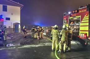 Freiwillige Feuerwehr Lehrte: FW Lehrte: Binnen weniger Tage: Ortsfeuerwehr Sievershausen erneut im Brandeinsatz - Brand auf Betriebsgel&auml;nde im Gewerbegebiet Sieversausen