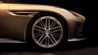 Q by Aston Martin feiert mit der DB12 Goldfinger Edition  die 60-jährige Partnerschaft mit James Bond