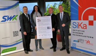 Polizeipräsidium Westpfalz: POL-PPWP: Betrügern und Dieben keine Chance geben! 

Gemeinsame Präventionsaktion: SWK-Kunden erhalten Informationsblatt mit Tipps für mehr Sicherheit zu Hause