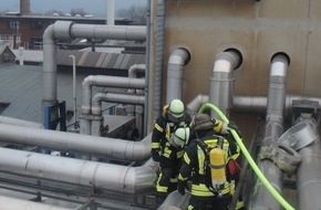 Feuerwehr und Rettungsdienst Bonn: FW-BN: Feuer in einem Industriebetrieb