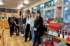 INTERHYP AG: Gelungene Weihnachtspäckchen-Aktion: Interhyp-Mitarbeitende beschenken Seniorinnen und Senioren im Alten- und Service-Zentrum Schwabing-West