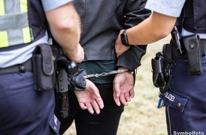 Polizeipräsidium Oberhausen: POL-OB: Mit Schwert angegriffen und gewürgt - Drogenfund