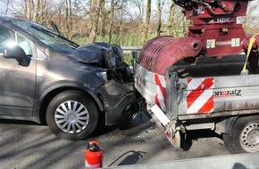 Polizei Coesfeld: POL-COE: Rosendahl, Osterwick, L555/ Auffahrunfall mit zwei Verletzten