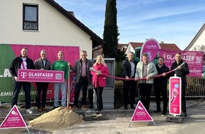 Deutsche Telekom AG: Spatenstich für Glasfasernetz in Welzheim