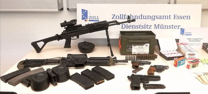 Zollfahndungsamt Essen: ZOLL-E: Zollfahndung Essen stellt Kriegswaffen AK 47 und AR 15 sicher - 2 Verdächtige festgenommen, 2 Kriegswaffen, 3 Kurzwaffen und mehrere Hundert Schuss Munition sowie Bargeld sichergestellt