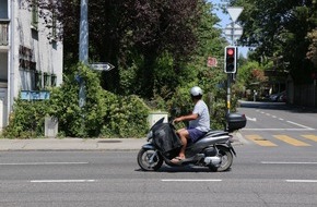 Touring Club Schweiz/Suisse/Svizzero - TCS: Deux roues : s'habiller léger égal danger