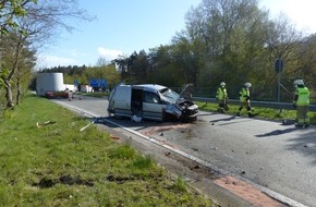 Polizeiinspektion Cuxhaven: POL-CUX: 4 Verkehrsunfälle - Zeugen nach Unfallflucht gesucht - drei Verletzte
