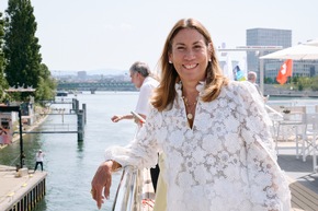 Ankunft der Excellence Crown - grosse Tauf-Gala in Basel