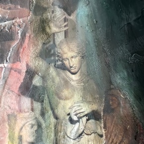 &#039;Amazzone Ferita&#039; dei Musei Capitolini rivive: artista svizzera Sarah Montani dà vita alla scultura antica