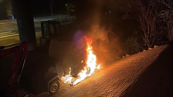 Feuerwehr Herdecke: FW-EN: Drei Einsätze an einem Tag - Kleintransporter brannte unter der Brücke der B 54