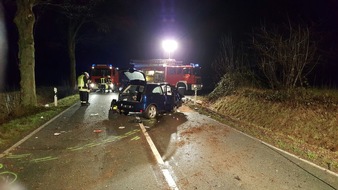 Freiwillige Feuerwehr Lügde: FW Lügde: Verkehrsunfall in Rischenau / 1 Person verletzt