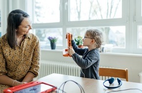 FRÖBEL-Gruppe: Überraschung zum Tag der Kinderbetreuung: 500 Euro als Dankeschön für Beschäftigte in FRÖBEL-Kitas