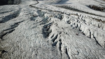 Ferris Bühler Communications: Aufräumaktion auf dem Persgletscher: 250 Kilogramm Müll gesammelt