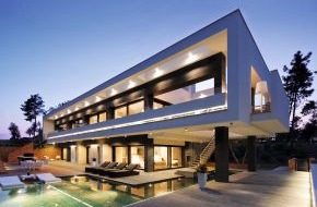 Clavis International GmbH: Einzigartiges Immobilienprojekt bei Barcelona - Prämierte State-of-the-art-Objekte direkt am PGA Golfplatz (mit Bild)