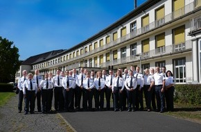 Wiesbaden - Polizeipr&auml;sidium Westhessen: POL-WI: Mehr Polizei vor Ort: Polizeipr&auml;sident Bj&ouml;rn Gutzeit begr&uuml;&szlig;t die Schutzleute vor Ort