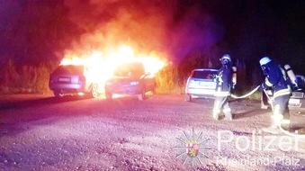Polizeipräsidium Trier: POL-PPTR: Verdacht der Brandstiftung - Zwei Pkw brennen aus