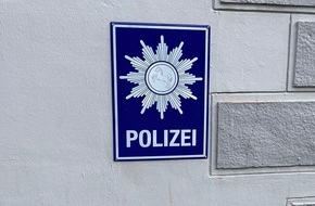 Polizeiinspektion Delmenhorst / Oldenburg - Land / Wesermarsch: POL-DEL: Landkreis Oldenburg: Diebstahl eines Polizei Schildes der Polizeistation Bookholzberg +++ Zeugenaufruf