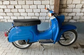 Polizeiinspektion Rotenburg: POL-ROW: ++ Autobahn nach Auffahrunfall mehrere Stunden teilgesperrt (FOTO) ++ Auff&auml;llige blaue Schwalbe gestohlen (FOTO) ++ LoF-Gespann zweckentfremdet genutzt (FOTO) ++