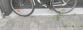 Polizeiinspektion Wilhelmshaven/Friesland: POL-WHV: Polizei ermittelt einen mutmaßlichen Fahrraddieb und sucht den Eigentümer des sichergestellten Fahrrades (FOTO) und Zeugen
