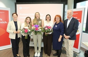 Verbraucherzentrale Nordrhein-Westfalen e.V.: Ausgezeichnet: Dieser Unterricht macht fit f&uuml;r den Verbraucheralltag