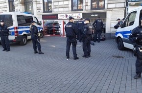 Bundespolizeiinspektion Hamburg: BPOL-HH: "Handyshop" durchsucht - ca. 30 gestohlene Mobilfunktelefone, Laptops und Tablets gefunden - FOTO