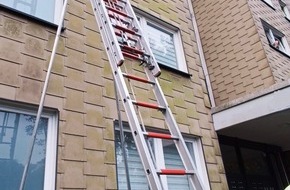 Feuerwehr Hattingen: FW-EN: Hilflose Person hinter verschlossener Wohnungstür - Aufwändiger Einsatz für die Hattinger Feuerwehr