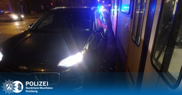 Polizei Duisburg: POL-DU: Obermarxloh: Pkw gegen Straßenbahn - zwei Leichtverletzte