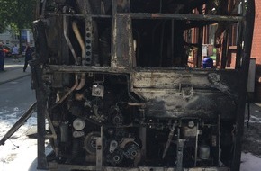 Feuerwehr Gelsenkirchen: FW-GE: Brand eines Linienbusses in Rotthausen