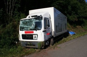 Polizeidirektion Kaiserslautern: POL-PDKL: Verkehrsunfall mit Lastkraftwagen