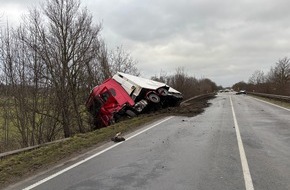 Polizeiinspektion Cloppenburg/Vechta: POL-CLP: Einzelmeldung PI Cloppenburg/Vechta Schwerer Verkehrsunfall mit einer lebensgef&auml;hrlich verletzten Person