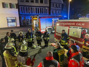 KFV-CW: Großbrand fordert Einsatzkräfte in Calwer Innenstadt - Zwei Leichtverletzte im Krankenhaus behandelt