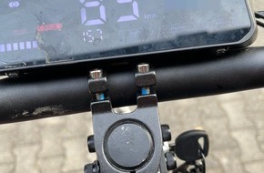 Polizei Bochum: POL-BO: Schneller als 80 km/h: Polizei zieht zwei E-Scooter aus dem Verkehr