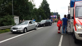 Feuerwehr Recklinghausen: FW-RE: Verkehrsunfall mit sechs verletzten Personen