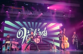 Costa Kreuzfahrten: Kreuzfahrterlebnis der besonderen Art: Costa und die Firebirds feierten Rock-n-Roll auf hoher See